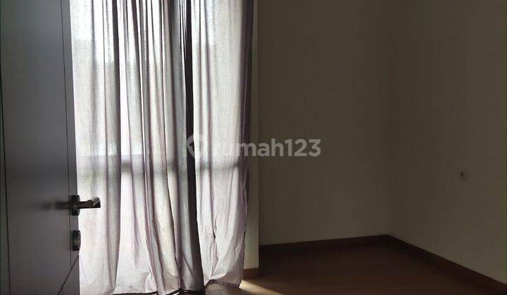 kamar tidur rumah di cluster flavio suvarna
