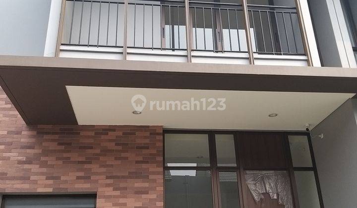 Rumah di Cluster Dakota Suvarna Sutera 2 Lantai Baru 1