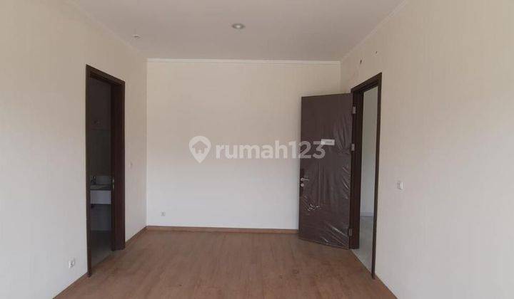 Rumah di Cluster Dakota Suvarna Sutera 2 Lantai Bagus 2