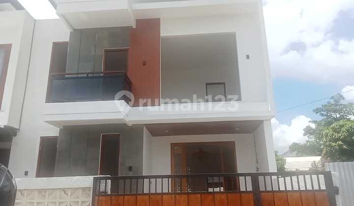 For Sale Ready-to-Live House in a Strategic Location Denpasar 2