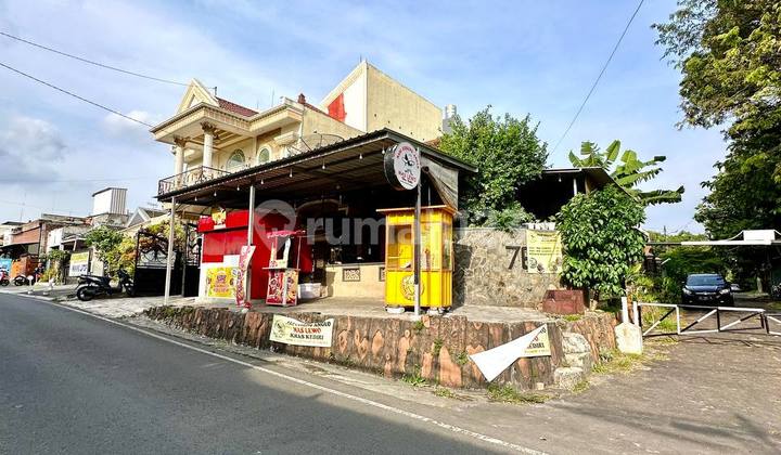 Rare House Position, Hook, Semi-Furnished in Dewandaru Malang 2