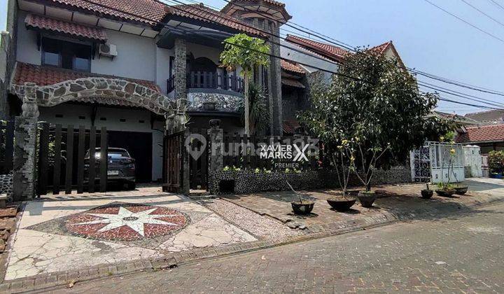 Rumah Mewah 2 Lantai di Araya Malang Row Jalan Lebar  1