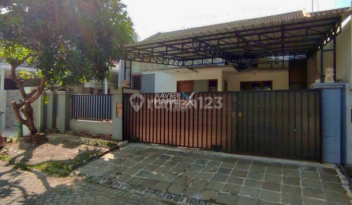 Rumah Minimalis di Araya Golf Malang Row Jalan Lebar  1