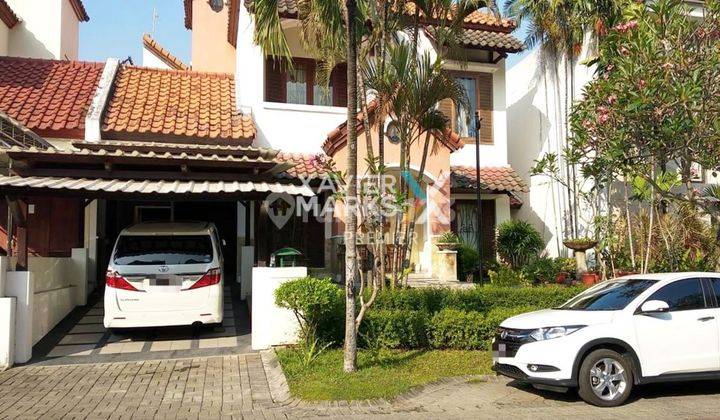 Rumah 2 Lantai Semi Furnish di Golf Citraland Surabaya  1