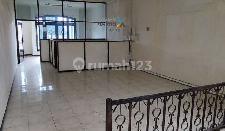 For Sale: Strategic 2-Story Shop House on Mondoroko Road Axis, Singosari, Malang 2