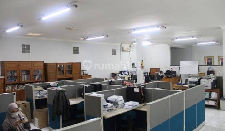 Ruang Usaha Dan Kantor Dijual Luas di Jl Ciateul , Bandung Kota 1