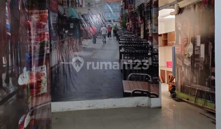 Strategic Shop House in Cibadak, Downtown Bandung Strategic Shop House in Cibadak, Downtown Bandung