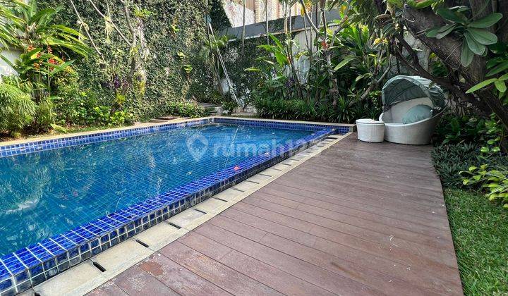 Rumah Lux Full Furnished di Jakarta Selatan  2