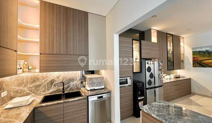 Rumah Dijual Sangat Cozy Full Furnish di Area Setra Duta Bandung 2