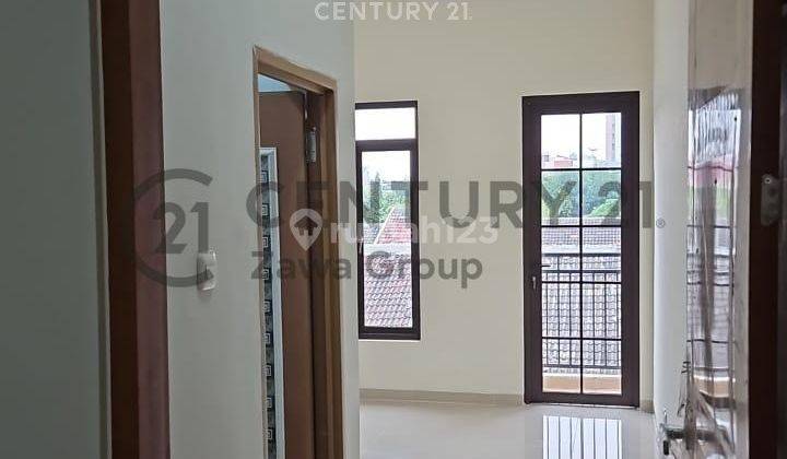 Dijual Rumah Baru 3 Lantai Di Taman Cosmos Kedoya Jakarta Barat 2