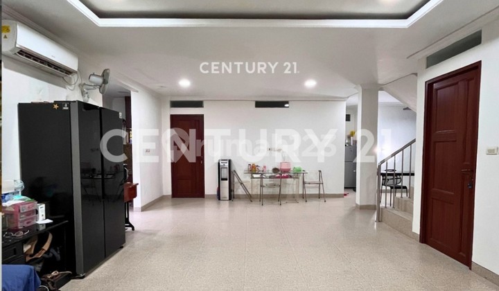 House for Sale in Pasar Baru Villa, Central Jakarta 2