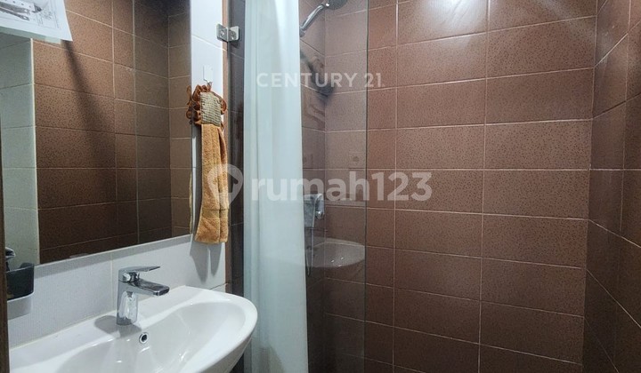 Puri Orchard 1 Bedroom Newly Furnished Quick Sale High Floor 2