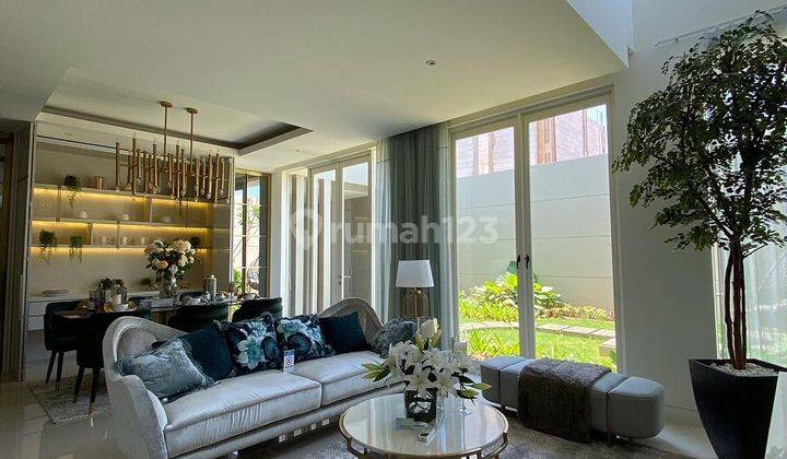Rumah mewah modern elegan 2 lantai  2