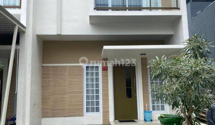 Rumah 2 lantai berada di daerah dekat kota 2