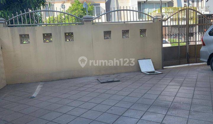 Rumah 2 Lt Di Taman Grisenda PIK Jakarta Utara 2