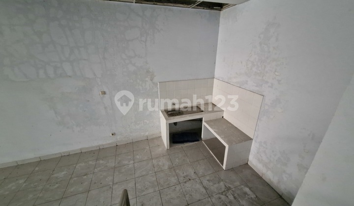 Shop House in the Shopping and Office Area of Alauddin Street, Makassar 2