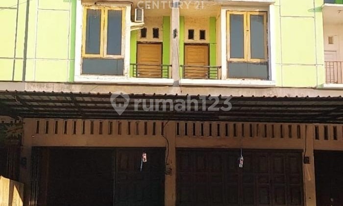 Strategic and Ready-to-Occupy Shop House on Jalan Mangka Dg Bombong 1