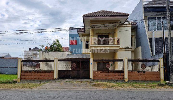 RUMAH LUAS SIAP HUNI LENGKAP FURNISH DI TANJUNG BUNGA MAKASSAR 1