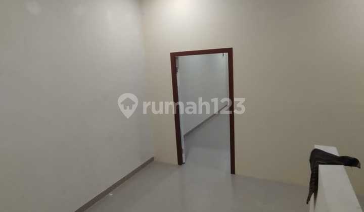 3-Story Shop House in the Center of Makassar City Near Losari Beach 2