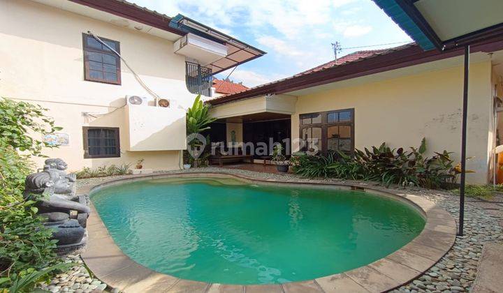  Rumah Semi Villa Furnished di Waturenggong, Dauhpuri Kelod 1