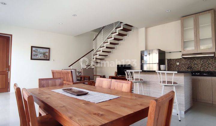  Rumah Semi Villa Di Kompleks Furnished di Suwung 2