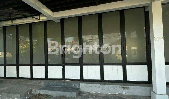 Shop on Main Road Near Red Light min 3 years in Gn Agung 1