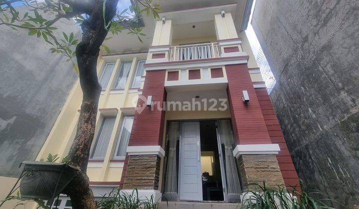 Nice 3 Storey House Facing East In Denpasar City Center 1