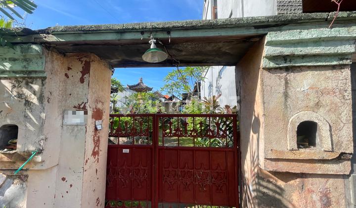 Rumah Hitung Tanah Dengan Style Balinese Di Wr.supratman 1