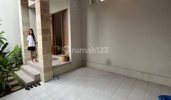  Rumah Semi Villa Furnished Private Pool di Pedungan 2