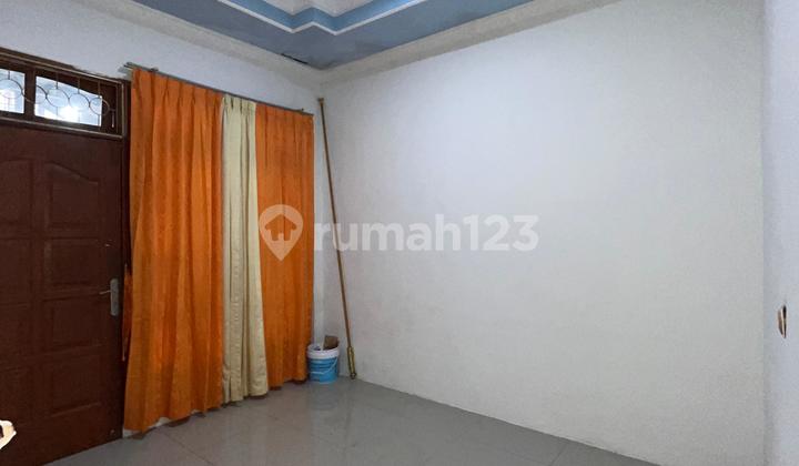 Rumah 2 Lantai One Gate Sytem di Villa Tomang Baru