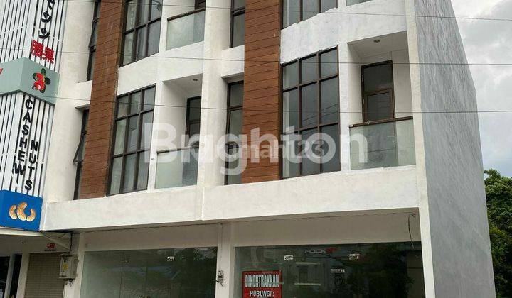 Ruko 3 Lantai Parkiran Luas Di jalan Utama Bypass  1
