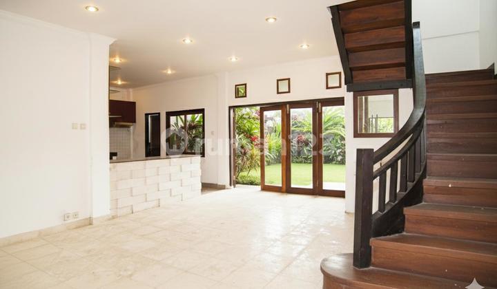 House With Private Pool 5 Bedrooms in Imam Bonjol Elite Cluster 2