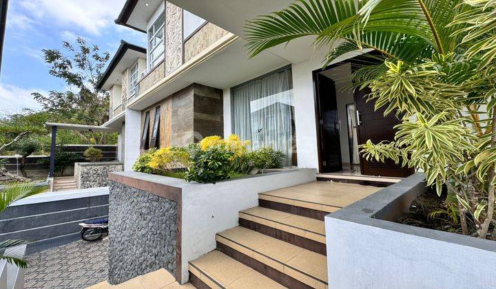 Nice Furnished 3 Storey House in Jimbaran 1