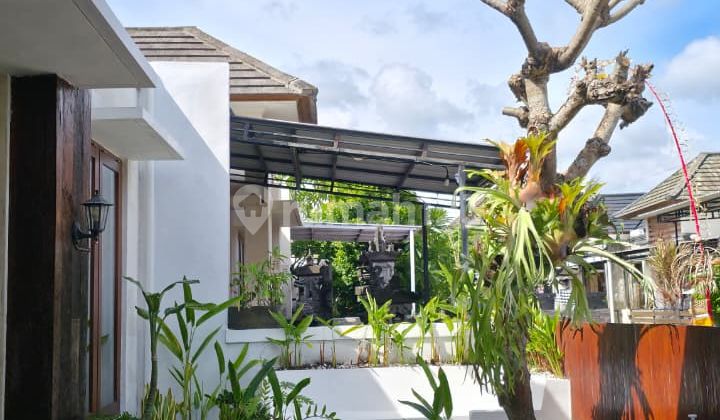 Rumah Semi Villa One Gate System di Kesiman