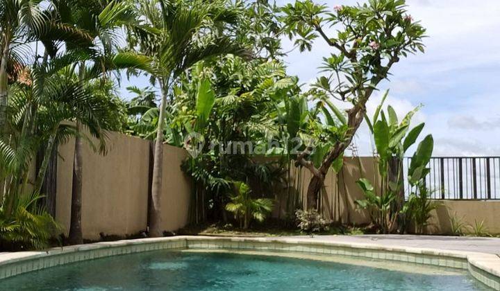 Villa Big Pool Big Space Furnished di Canggu 1