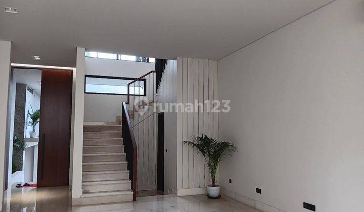 KEMANG BARAT MODERN MINIMALIS DALAM TOWNHOUSE DI KEMANG BARAT JAKARTA SELATAN  2