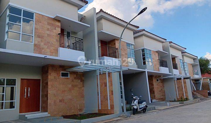 BATU AMPAR RAYA CONDET RUMAH DALAM TOWNHOUSE HIGH DESAIN MINIMALIS DUA LANTAI BATU AMPAR CONDET JAKARTA TIMUR 1