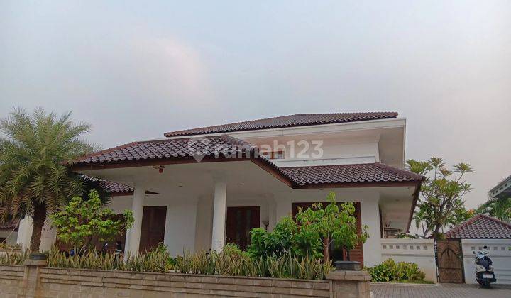 RUMAH DALAM TOWNHOUSE PRIVATE POOL DIPEJATEN BARAT JAKARTA SELATAN  1