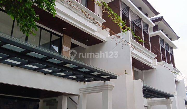 Rumah Modern Minimalis Tiga Lantai Private Pool Dekat Mrt Fatmawati Di Cilandak Barat Jakarta Selatan  1