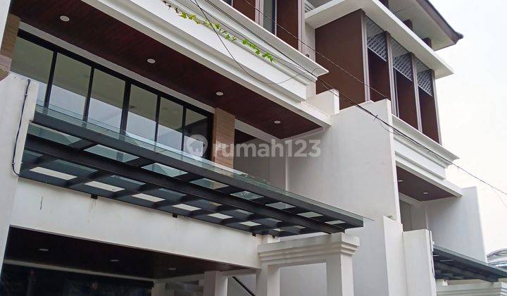 Rumah Modern Minimalis Tiga Lantai Private Pool Selangkah Ke Mrt Fatmawati Dicilandak Barat Jakarta Selatan  1