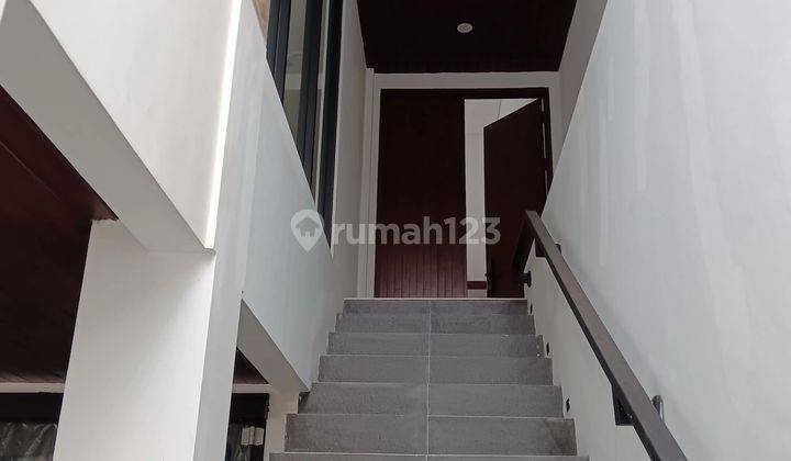 Rumah Modern Minimalis Tiga Lantai Private Pool Dekat Mrt Fatmawati Di Cilandak Barat Jakarta Selatan  2