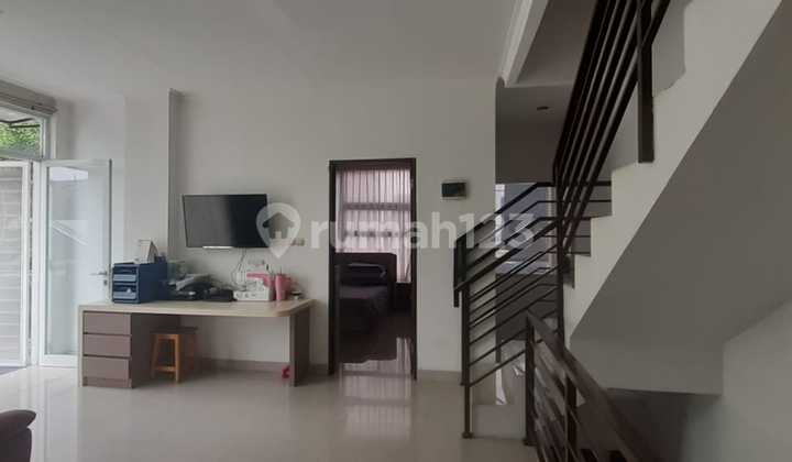 3-Story Ready-to-Occupy Hook House in Duri Kepa, West Jakarta with Good SHM Certificate