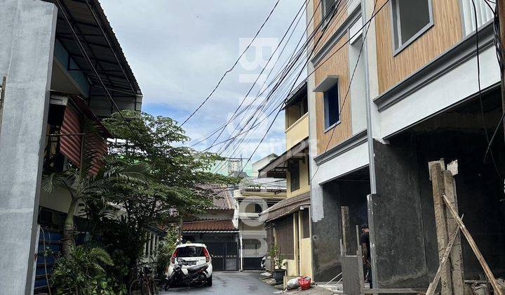 RUMAH BANGUNAN BARU 3 LANTAI DI TANJUNG DUREN 2