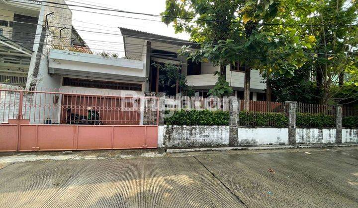 Rumah Asri dan luas di Sunrise jakarta barat 1