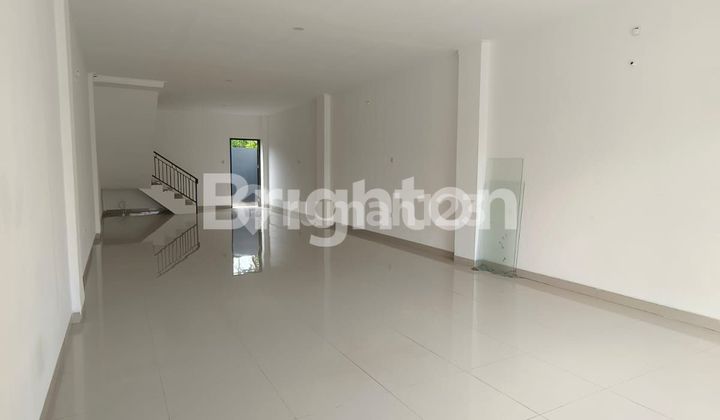 NEW 3-STORY SHOPHOUSE ON M.TOHA STREET 2