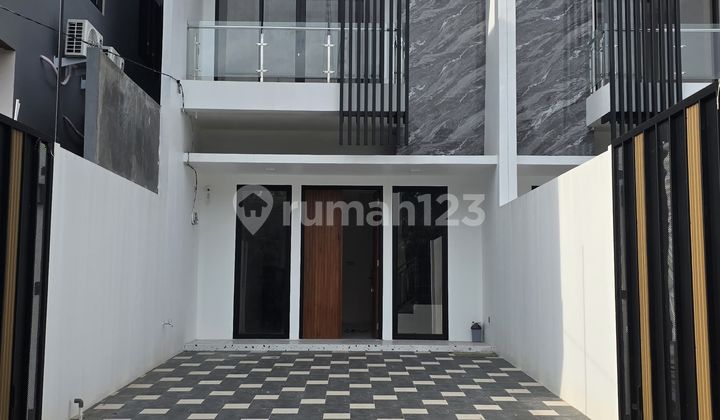Di Jual Rumah Bangunan Baru Konsep Moderno di Meruya Selatan Rumah Bagus Di Jual Rumah Bangunan Baru Konsep Moderno di Meruya Selatan Rumah Bagus