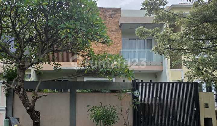 Rumah, 2 Lantai, SHM, di Puri Indah, 1