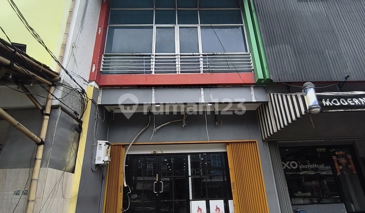 Ruko, 3 Lantai, SHM, di Taman Ratu,