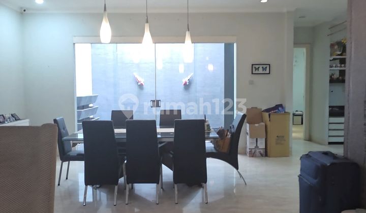 Rumah, 2 Lantai, SHM, di Puri Indah, 2