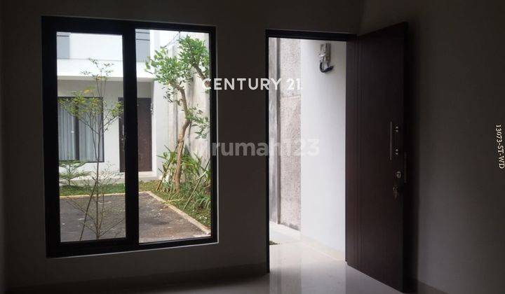 Dijual Rumah Siap Huni  Strategis Dalam Town House  2